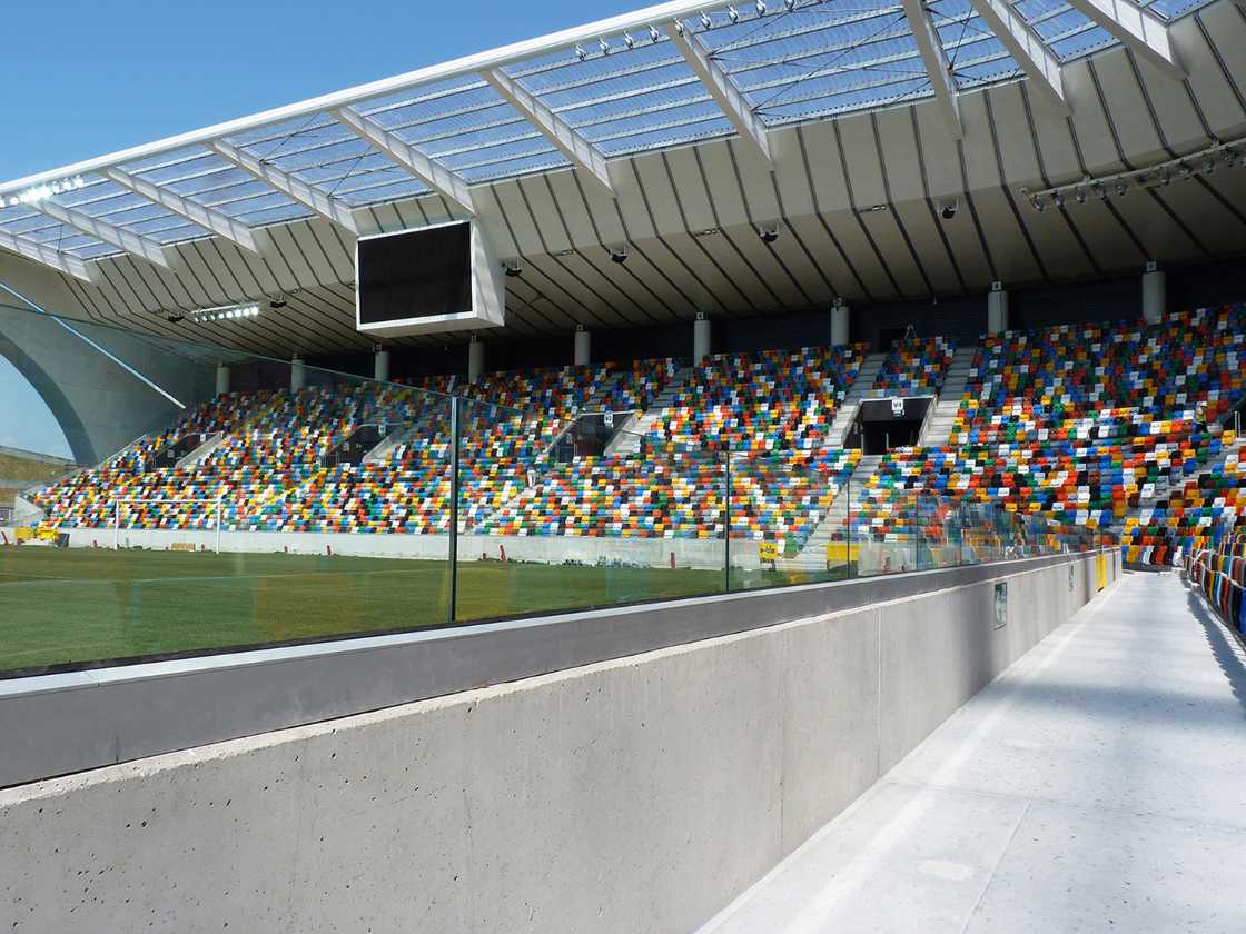 Faraone balustrades and protective glass systems for sports facilities