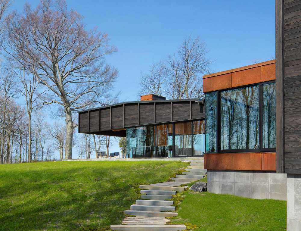 Casa innovadora en el lago Michigan: fusión de estilo y naturaleza.