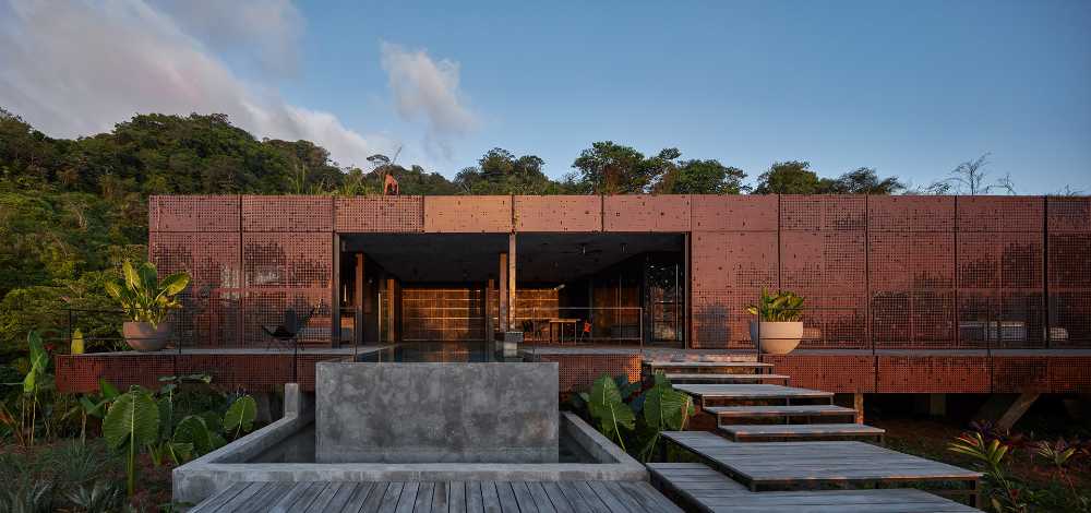 Art Villas Costa Rica, fachada perforada en corten